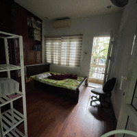 Cho Thuê Căn Hộ Tập Thể Tầng 2Diện Tích55M2 2 Pn Nhà Thoáng Sạch Tòa Nhà Mặt Phố Nguyên Hồng Giá 6, 5 Triệu