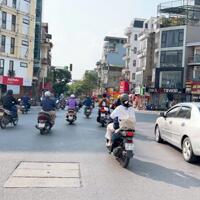 HIẾM, NHỈNH 7 TỶ CÓ NHÀ Ở NGAY TRUNG TÂM PHỐ CỔ NGỌC LÂM 32M, 5T, Ô TÔ CHẠY QUA NHÀ.