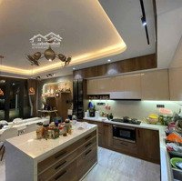 Định Cư Bán Gấp Biệt Thự Góc 2 Mặthẽm Xe Hơingang Khủng 12M Lê Văn Sỹ,P1, Tân Bình Giá Bán 28,9 Tỷ,Diện Tích140M2
