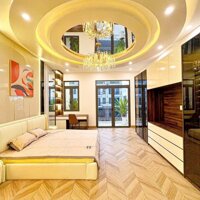 Bán nhà 2 lầu trục chính đường D1 KDC Hồng Loan . Giá 7,5 tỷ