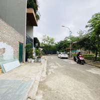 View Vườn Hoa! Đất Tái Định Cư Giang Biên,Diện Tích68M ,Mặt Tiền4.3M, Vỉa Hè, Ô Tô Tránh.