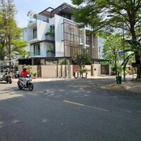 Đất góc 2MT trục chính cổng chào KDC Gia Hoà