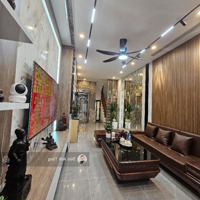 Bán Nhà Nguyễn Sơn 6 Tầng Full Nội Thất Ngõ Thông Sát Phố