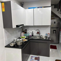 Bán Nhà Riêng Tại Đức Giang, 4,75 Tỷ, 32M2, 3 Phòng Ngủ 2 Vệ Sinh Đầy Đủ Nội Thất
