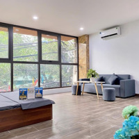 Căn Hộ Dịch Vụ Có Ban Công Full Nt Mới Tinh Ngay Trung Tâm Q8