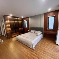 Không Dành Cho Số Đông Căn Nhà Xứng Tầm Doanh Nhân Đẳng Cấp Tại Nguyễn Văn Cừ, Long Biên