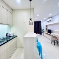 Căn hộ quận 1 cao cấp đường trần đình xu gần bùi viện full nội thất có ban công máy giặt riêng tivi