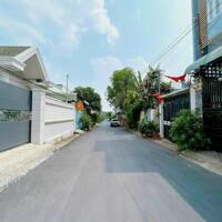 Kẹt tiền, bán rẻ căn nhà lầu KDC B5, Tân Hiệp, đường nhựa 6m, rẻ hơn giá đất