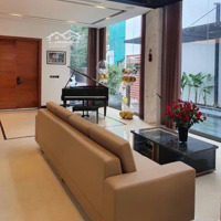 Chính Chủ Thiện Chí Bán Căn Duy Nhất Biệt Thự Đơn Lậpdiện Tích300M2 Giá Bán 215Tỷ Tại Vinhomes Central Park.