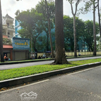Nguyễn Văn Trỗi, Phường 1, Tân Bình
Diện Tích : 11 X 15 Kết Cấu : Hầm 10 Tầng