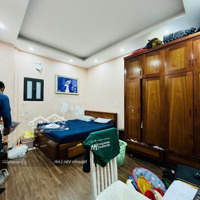Phòng Full Nội Thất. Nóng Lạnh Điều Hoà Sàn Gỗ. Giường Tủ Ngay Bách Kinh Xây