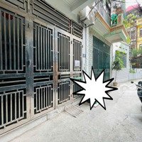 Bùi Xương Trạch. Dân Xây.gần Phố.ngõ Thoáng.ba Gác Tránh.
 Diện Tích: 40M2/5 Tầng/8.4 Tỷ