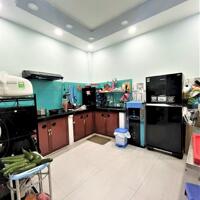 Chủ nhà gửi căn nhà lô góc ngay đường Hoàng Dư Khương, Quận 10
