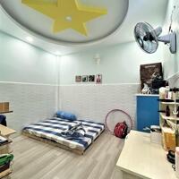 Chủ nhà gửi căn nhà lô góc ngay đường Hoàng Dư Khương, Quận 10