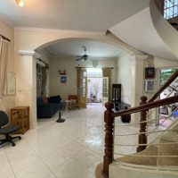 Nhà Riêng Ngõ Phố Đại La Gần Trần Đại Nghĩadiện Tích90M2X2Tầng Và 30M² Sân, Giá Bán 15 Triệu.