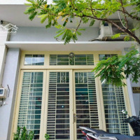 Bán Nhà Khu Nam Long - Quận 7 - 2 Tầng -Diện Tích100M2 - Oto Ngủ Trong Nhà - Giá Chào 10.4 Đồng Tl