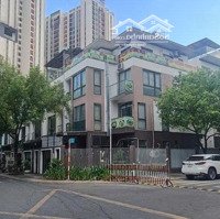 Cho Thuê Góc 2Mt Hà Đô Centrosa Q10-Ngang10M-Trống Suốt- Liên Hệ:0909192580 A Toan.