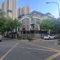 Cho Thuê Góc 2Mt Hà Đô Centrosa Q10-Ngang10M-Trống Suốt- Liên Hệ:0909192580 A Toan.
