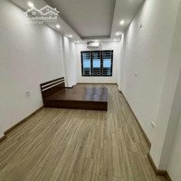 Cho Thuê Nhà Trung Kính ,Diện Tích40M, 5 Tầng,Mặt Tiền4M, Thang Máy, Ô Tô