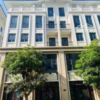 Chủ Nhà Gửi Bán Phân Khu Thời Đại
- Diện Tích 60M - Cách Chân Đế Chung Cư Khoảng 30M