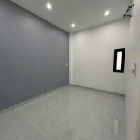 Chủ cần tiền kinh doanh bán nhà tại Hóc Môn giá chỉ 820 triệu 6mx21m
