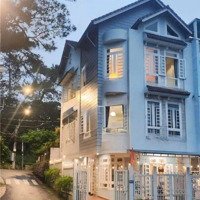 Nhà Ba Mặt Tiền Trung Tâm Nhiều Thông Xanh Yên Tĩnh Sạch Sẽ