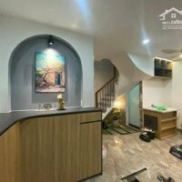 Ngọc Hà 35m2 x 7 tầng thang máy - Ngõ nông, gần phố.