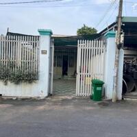 Bán Gấp Nhà 96m2 Đường Nhựa 7m gần Chợ Việt Kiều giá 620 Triệu có SHR