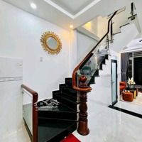 Xoay Tiền Bán Gấp Nhà 43M2 Nguyễn Phúc Nguyên, P10, Q3. Gần Vòng Xoay Dân Chủ, Gía 2Tỷ 500 Triệu Sổ Sẵn
