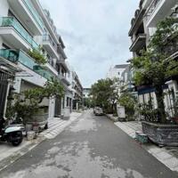 NHÀ ĐẸP MỸ ĐÌNH PHÂN LÔ ÔTÔ TRÁNH