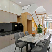 Nhà 2 Lầu Đường Nguyễn Thiện Thuật, P14, Bình Thạnh, Giá Bán 3,650 Tỷ, 4 Phòng Ngủ 5 Vệ Sinh Nội Thất Đầy Đủ