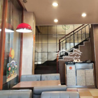 Cho Thuê Nhà Lô Góc Phố Tại Trần Duy Hưng, Cầu Giấy, Diện Tích 200M2, Mặt Tiền: 10M
