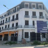 Bán Shophouse - Mini Hotel Trung Tâm Tx Sa Pa - Hỗ Trợ Vay 65% - Sẵn Sổ Đỏ Sang Tên - Giá Bán 5.8 Tỷ