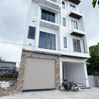Bán Nhà 4 Tầng Mặt Đường, Thuận Tiện Giao Thông, Vào Trung Tâm Thành Phố Mất Vài Phút