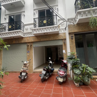 Người Thân Nhờ Bán Phố Việt Hưng, Chưa Qua Đầu Tư, 38M2, Mặt Ngõ 5Tầng, Kinh Doanh Nhỏ Được, 5.85Tỷ
