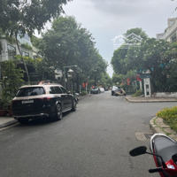 Bán Biệt Thự Hưng Thái 1- Pmh, Q7, Tp. Hcm. Giá Rẻ Nhất Thị Trường Chỉ: 28,5 Tỷ. Liên Hệ: 0981934936