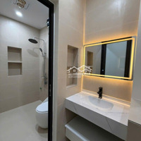 Nhà 4 Tầng Xây Mới Độc Lập Ngay Chân Cầu Quay Sân Cổng Riêng Đường Hùng Vương