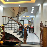 Chính Chủ Bán Nhà 40M2, 5 Tầng, Ngõ 3M Cách 1 Nhà Ra Đường Ô Tô, Giá Hơn 7 Tỷ