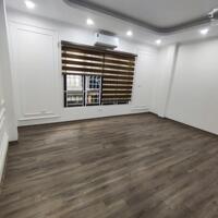 Cho thuê nhà 6 tầng,nhà mới ,có thang máy, diện tích 42m2,ngõ cách mặt đường Kim Giang 20m