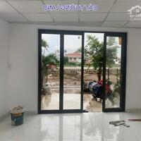 Bán nhà Mặt Tiền Kênh Tham Lương, gần Emart Phan Huy Ích. Chỉ 4.5 tỷ