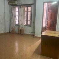 Cho thuê nhà ngõ 245 Định Công 32m2 4 tầng 2pn chính 1 ngủ phụ giá 7tr/1 tháng