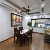 Bán Nhà Tt Cầu Giấy- Nguyễn Văn Huyên- Ô Tô Đỗ Cửa- Dân Xây- 3 Mặt Thoáng- ~40M2