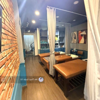 Chính Chủ Cho Thuê Nhà Mặt Tiền Nguyên Căn 947 Hoàng Sa Quận 3- Trệt 3 Lầu Ốp Kính Mới