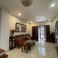 Hàng Xóm Hồ Tây, 50M Cv Nước, Thông Nhật Chiêu Oto Đỗ Cửa