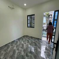 Cho Thuê Nhà Nguyên Căn Lê Thị Chợ 4,5X20 Trệt 4 Lầu Có Thang Máy. Hướng Đông Bắc. Giá Tốt 55 Triệu