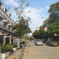 Bán Nhà Phố 100.8M2. Sổ Đỏ Sẵn. Chỉ 175 Triệu/M2. Đường Oto Tránh