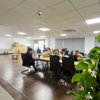 Cho Thuê Vp Khu Sân Bay Tân Bình ... Diện Tích: 300M2 .. Giá Từ 300K/M2 ( Có Cắt Lẻ )