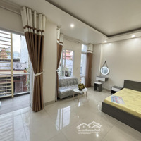 Cho Thuê Phòng Có Nội Thất, Ban Công Máy Giặt Riêng Mặt Tiền Trung Tâm, Gần Công Trường Dân Chủ