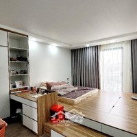 Nhà 5 Tầng Mới Mặt Hồ Vườn Hoa Ngọc Lâm, Ô Tô Tránh Nhỉnh 12 Tỉ