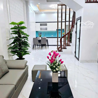 Nhà Trần Thái Tông, Cầu Giấy. Lô Góc* Gần Phố* Gần Oto.diện Tích46M2* 6T*Mặt Tiền4.4M Chào 10.5 Tỷ Còn Tl